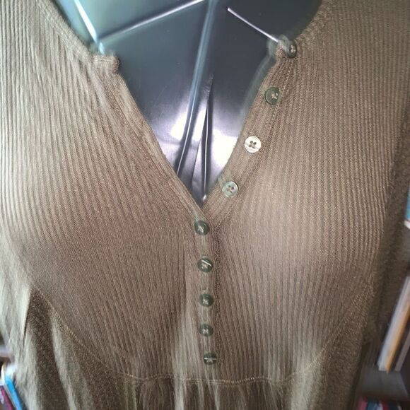 Free People olive green waffle oversized cozy M elevated basics top - Picture 2 of 5